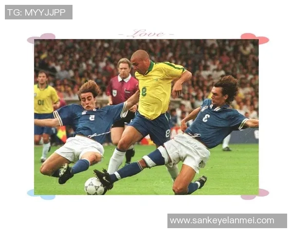 从小球场到世界舞台足球明星的成长与奋斗历程